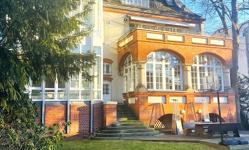 Grozgige Altbaumaisonette in denkmalgeschtzter Landhausvilla-Berlin-Grunewald