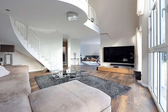 Dachgeschosswohnung in Berlin-Grunewald-Erstbezug nach Modernisierung !